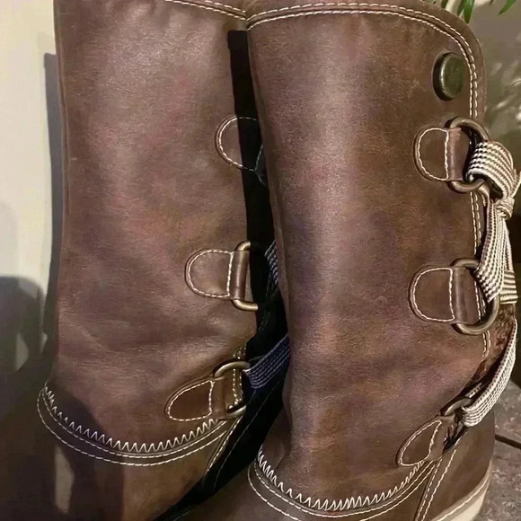 White Mountain TIVIA Boots - Picture 9 of 11
